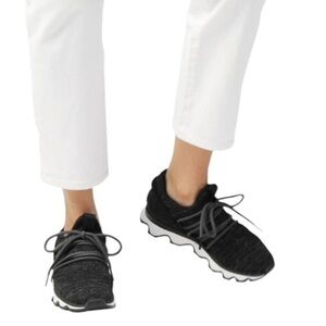 SOREL KINETIC LACE UP SNEAKERS SIZE 9